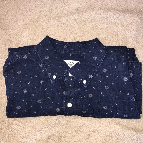 NWT St. John’s Bay Navy Button Up - Picture 6 of 6